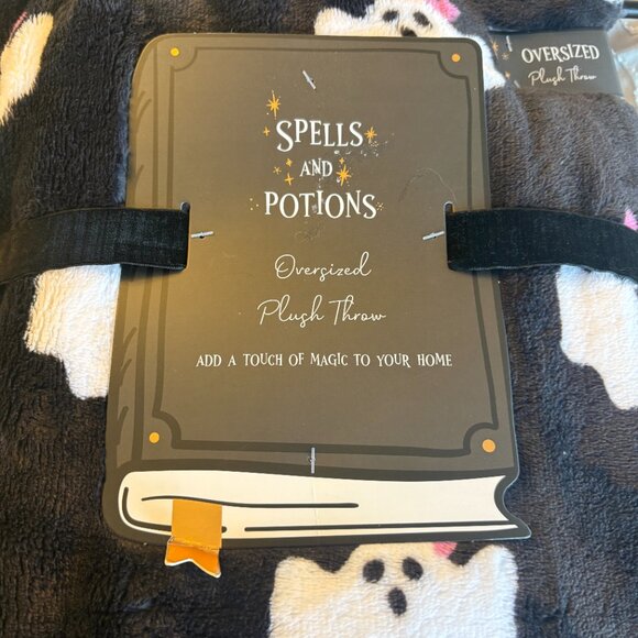 NWT Spells & Potions Oversized Ghost Throw - Picture 2 of 3